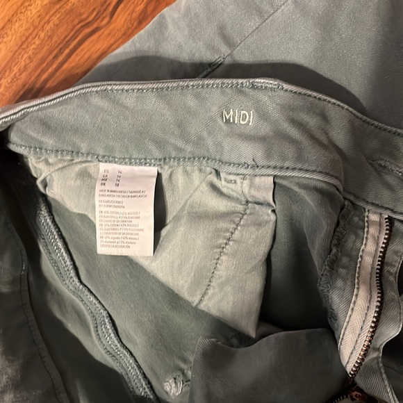 American Eagle midi shorts - Picture 3 of 3